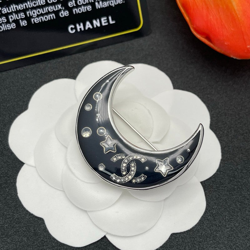 18K CC Moon Gold Brooch