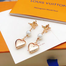 18K Louis Heart Earrings