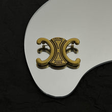 18K Triomphe Vintage Brooch