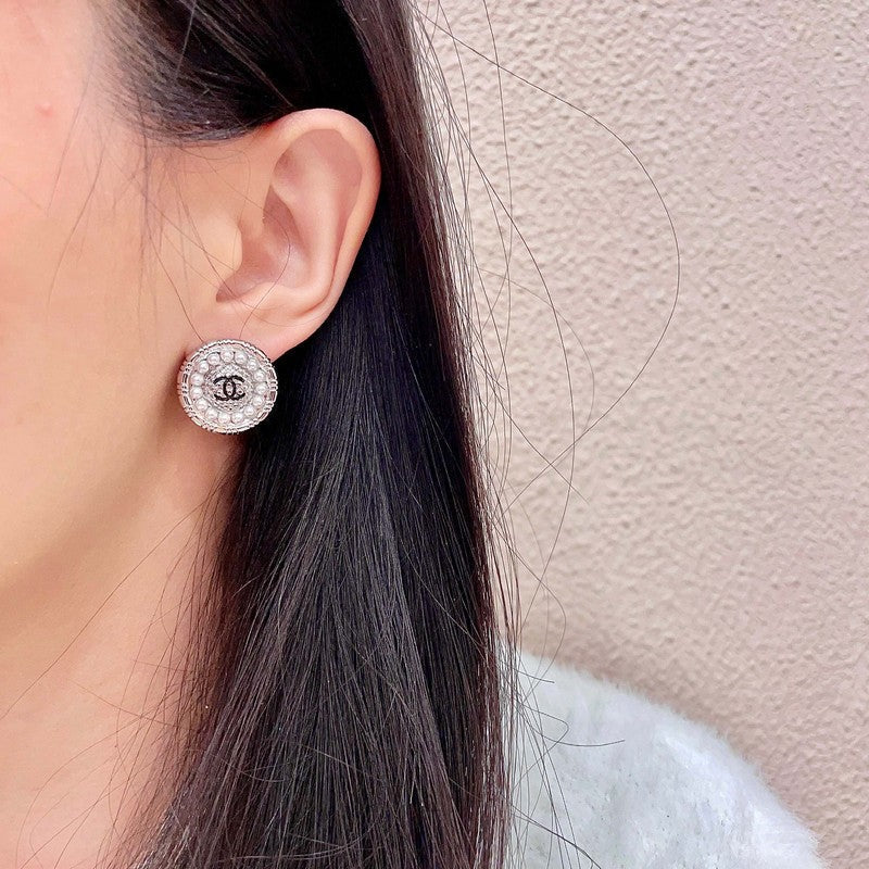 18K CC Pearl Round Vintage Earrings