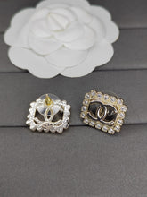 18K CC Diamonds Earrings