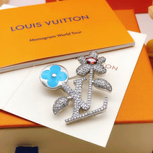 18K Louis Blooming Brooch