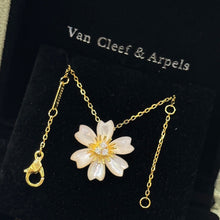 18K Rose De Noël Clip Pendant Necklace