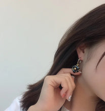 18K CC Flower Earrings