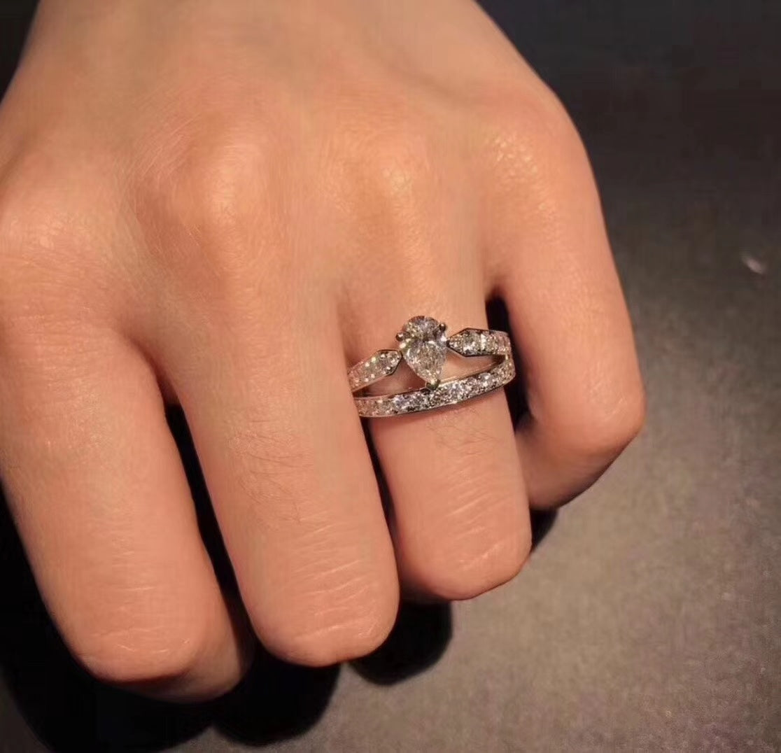 18K Jos¨¦phine Engagement Ring