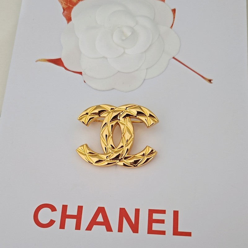 18K CC Uneven Gold Brooch