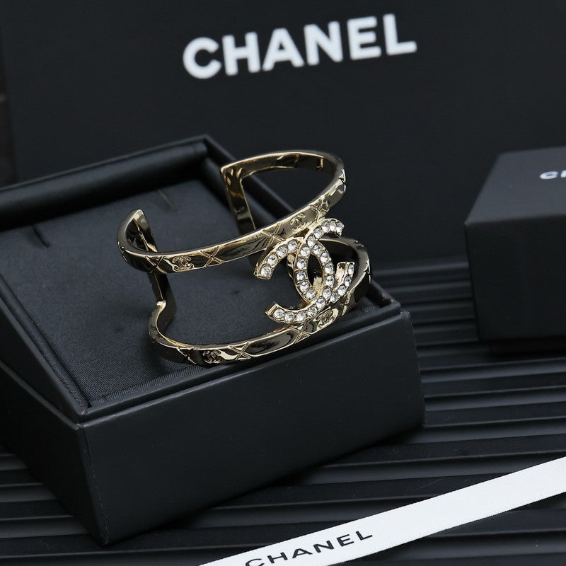18K CC 2025 Strass Cuff Bracelet