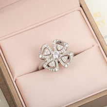 18K BV Fiorever Ring