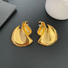 18K Saint Gold Earrings