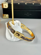 18K Louis Vintage Leather Bracelet