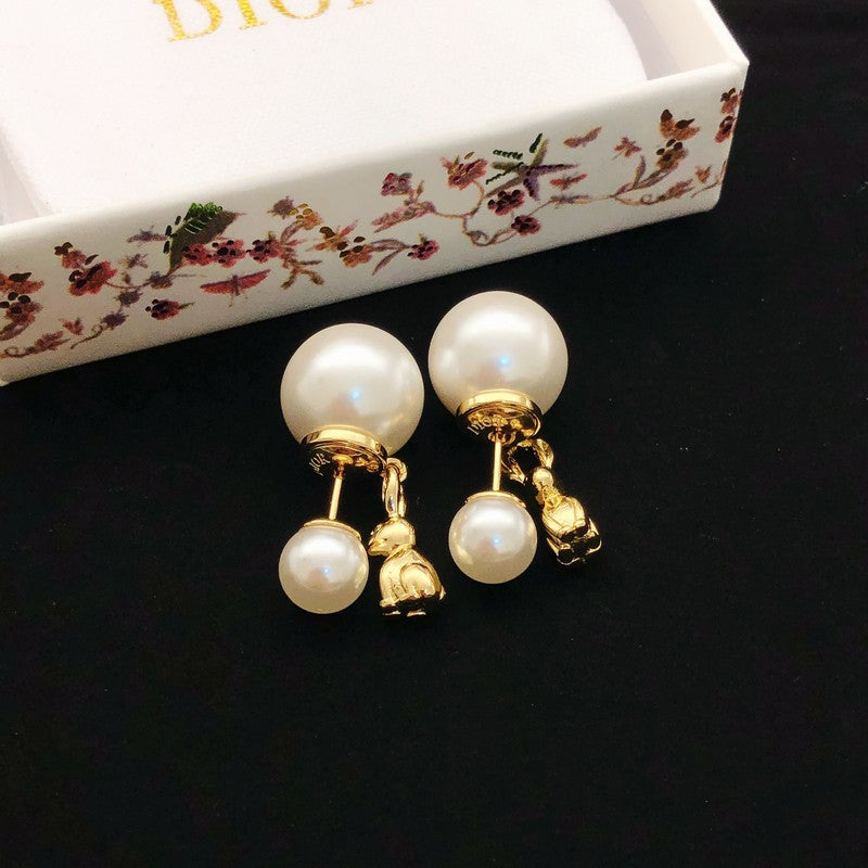 18K CD Tribales Rabbit Pearl Earrings