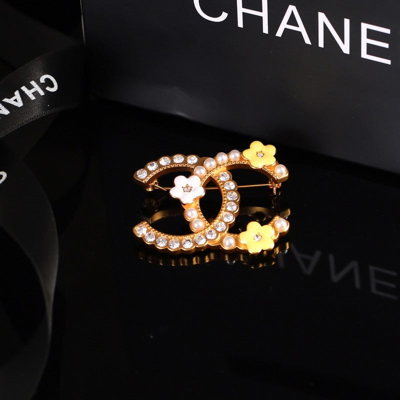 18K CC Yellow Flower Diamond Brooch
