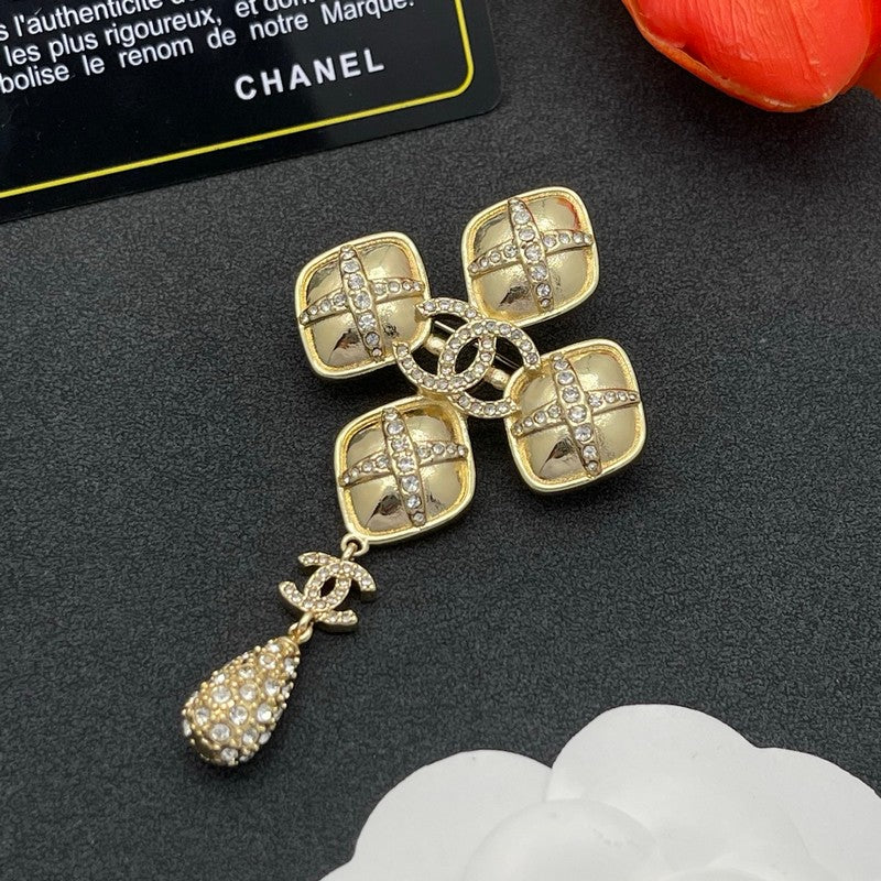 18K CC Diamond Shape Drop Brooch