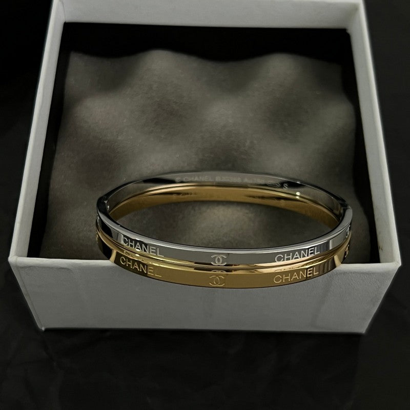 18K CC Gold Vintage Bracelet