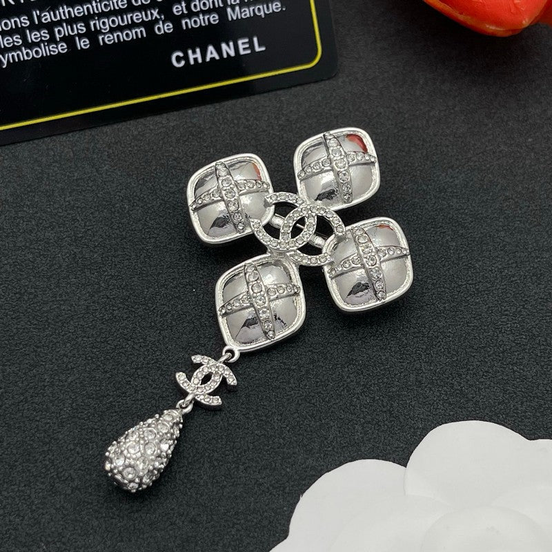 18K CC Diamond Shape Drop Brooch