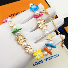 18K Louis Surfin' Flower Necklace