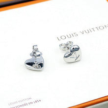 18K Louis Heart Earrings