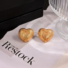 18K Sanit Heart Earrings