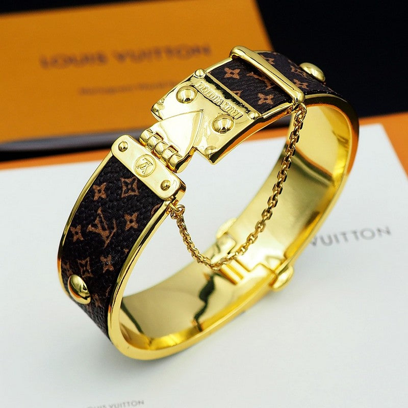 18K Louis Signature Bracelet