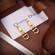 18K CD 30 Montaigne Earrings