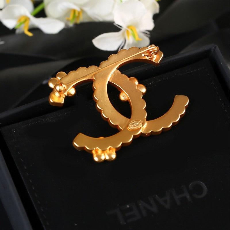 18K CC Yellow Flower Diamond Brooch