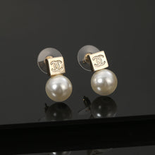 18K CHANEL CC Pearls Earrings