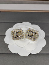 18K CC Diamonds Earrings