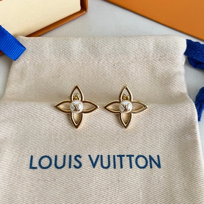 18K Louis Pearly Flower Earrings