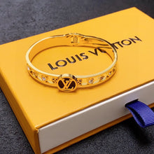 18K Louis Gold Bracelet