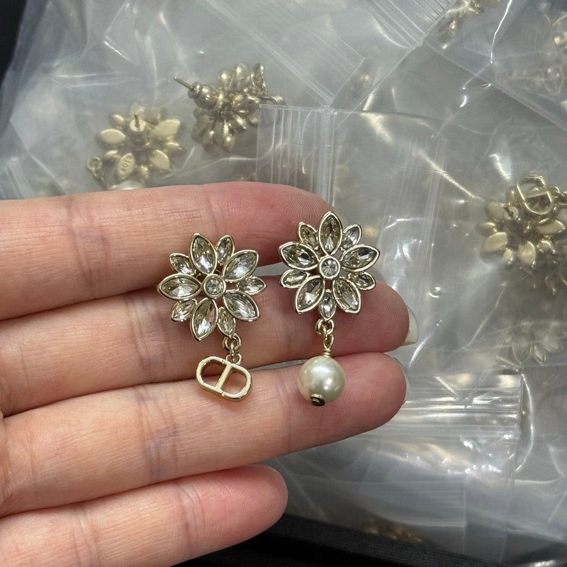 18K CD Flower Diamond Earrings