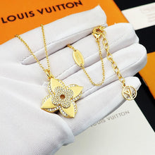 18K Louis Medaillon Necklace