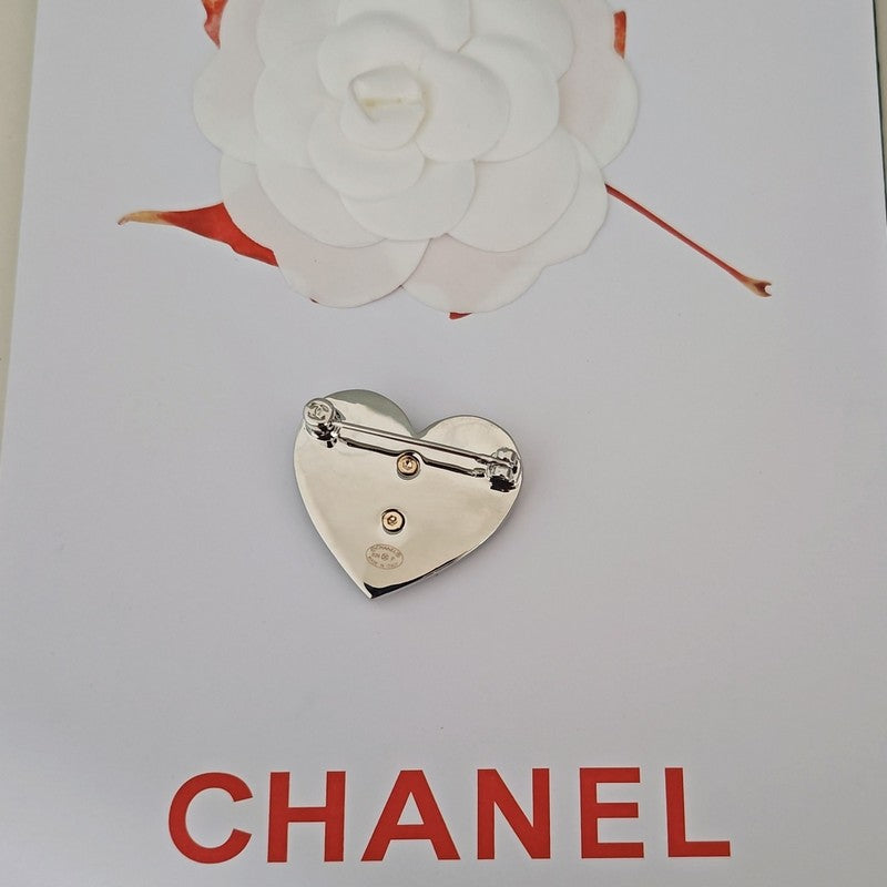 18K CC Diamond Heart Gold Brooch