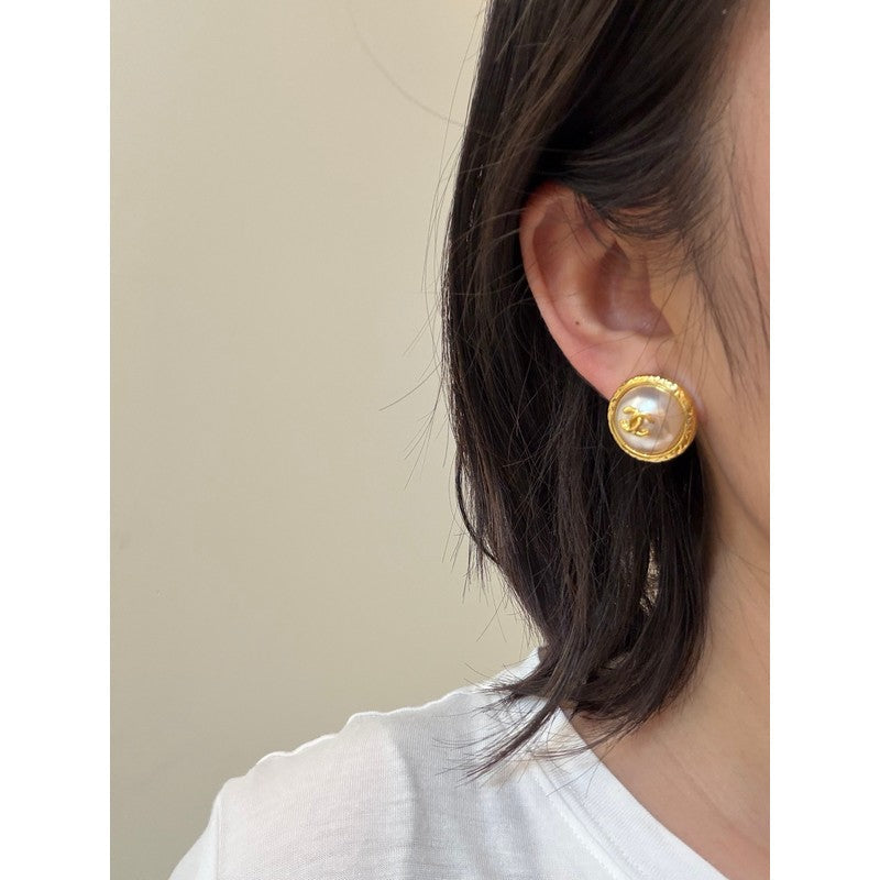 18K CC Yellow Gold Pearl Earrings