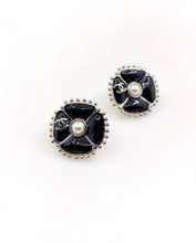18k CC Black Pearl Clover Earrings
