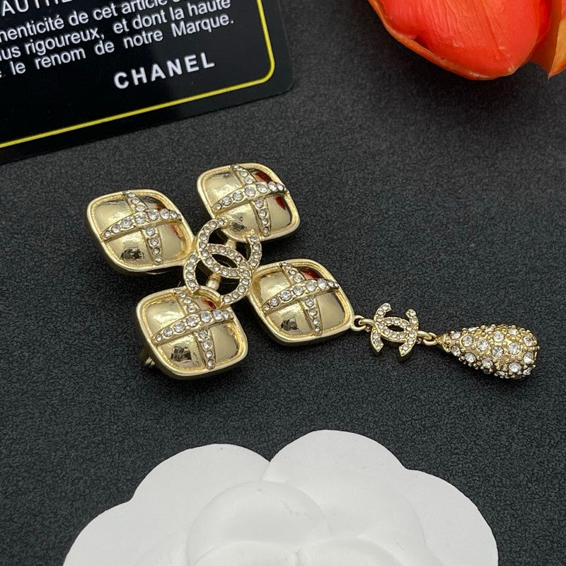 18K CC Diamond Shape Drop Brooch