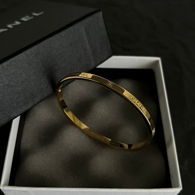 18K CC Gold Vintage Bracelet