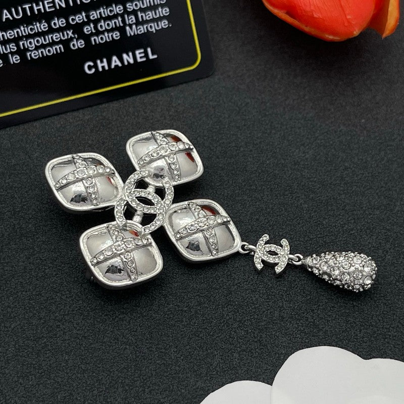 18K CC Diamond Shape Drop Brooch