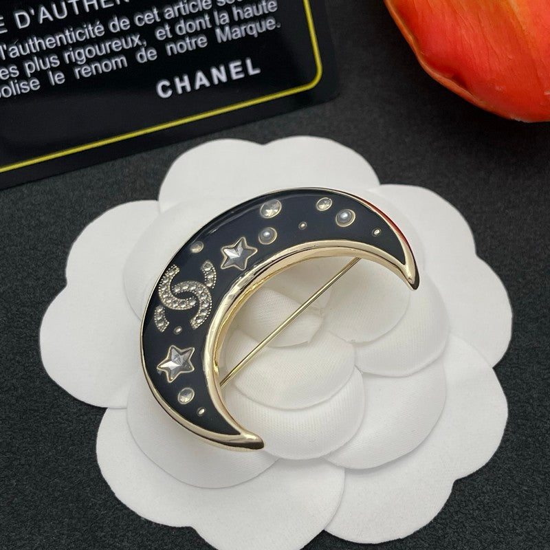 18K CC Moon Gold Brooch