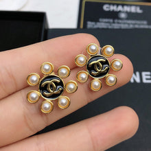 18K CHANEL CC Flower Pearls Earrings