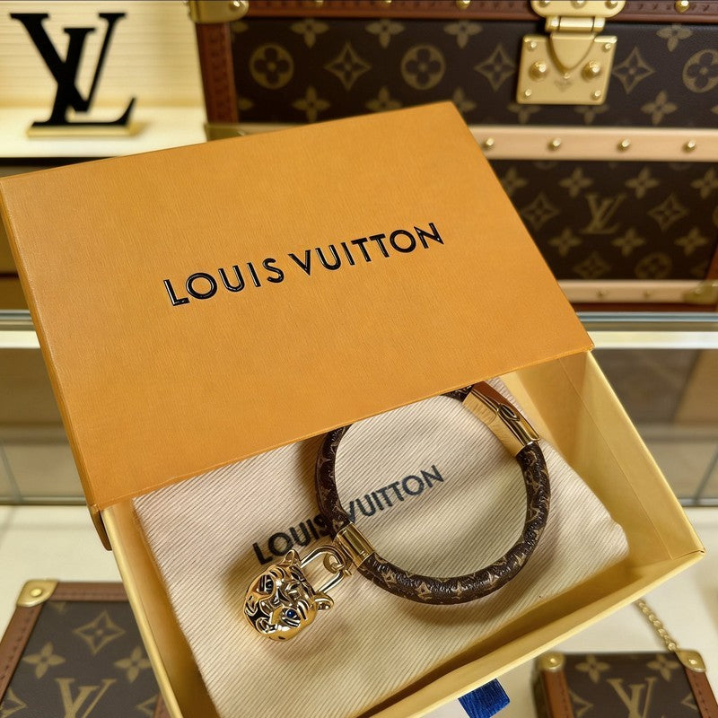 18K Louis Tiger Gold Bracelet