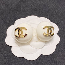 18K CC Pearl Round Earrings