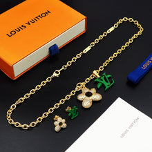 18K Louis Blooming Pendant Necklace