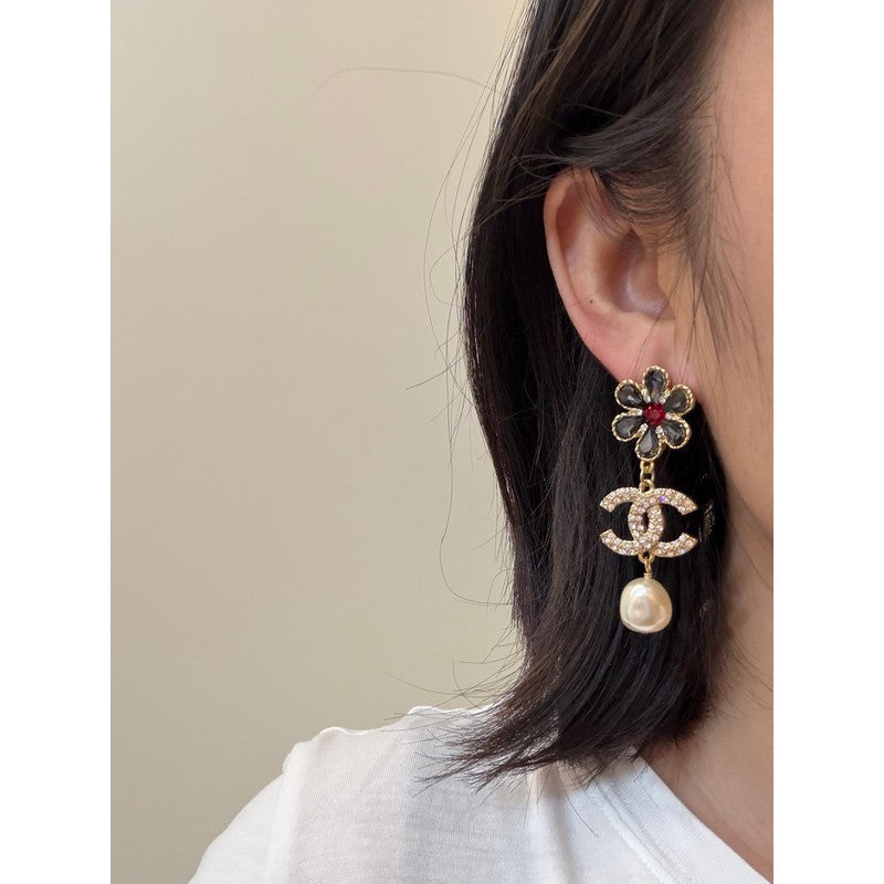 18K CC Black & Red Flower Pearl Earrings