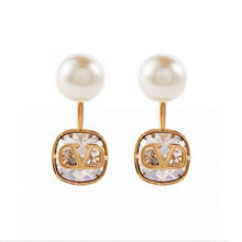 18K Vlogo Crystal Earrings