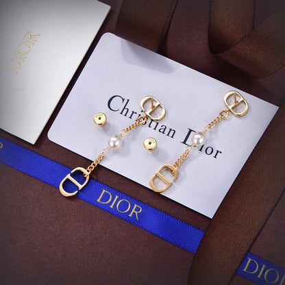 18K CD 30 Montaigne Earrings