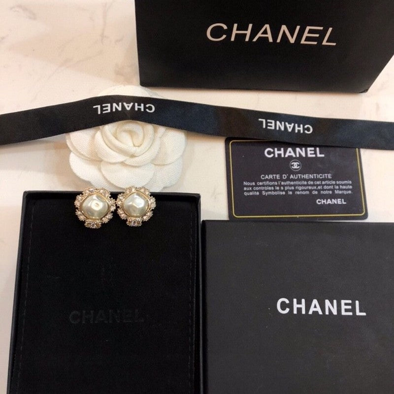 18K CC Round Pearl Diamond Earrings