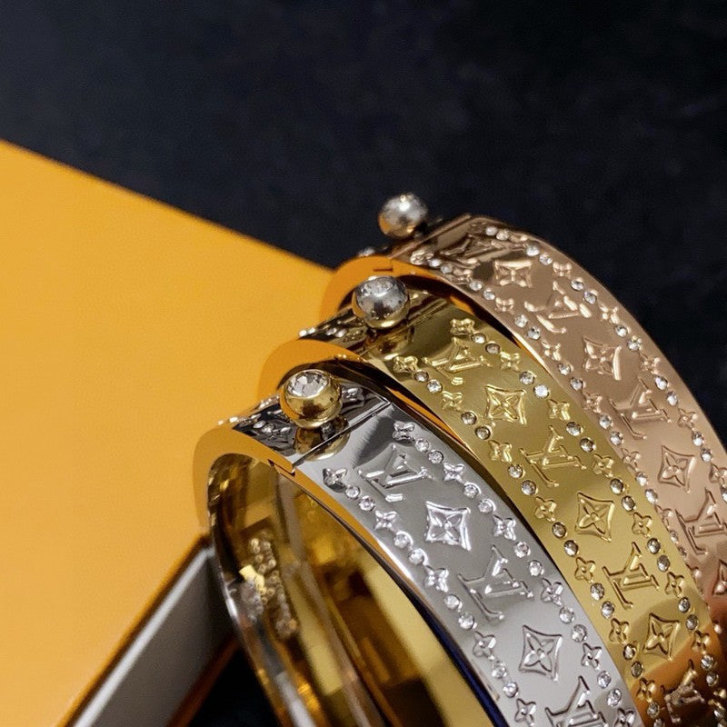 18K Louis Gold Bracelet
