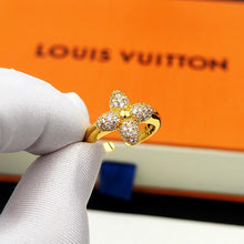 18K Louis Louisa Ring