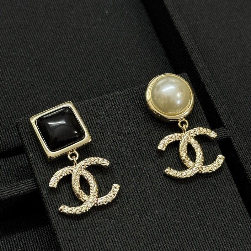 18K CC Black & White Pearl Pendant Earrings