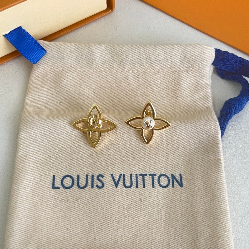 18K Louis Pearly Flower Earrings